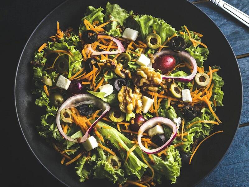 Garden salad, balsamic