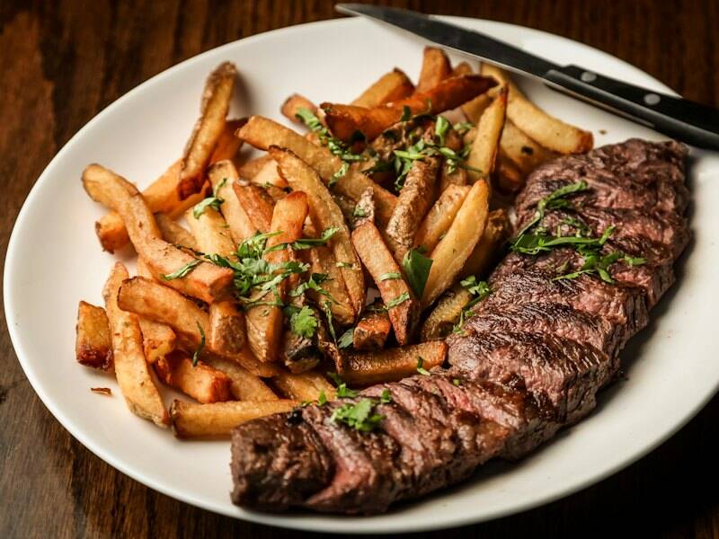 Pepper steak & rosemary fries